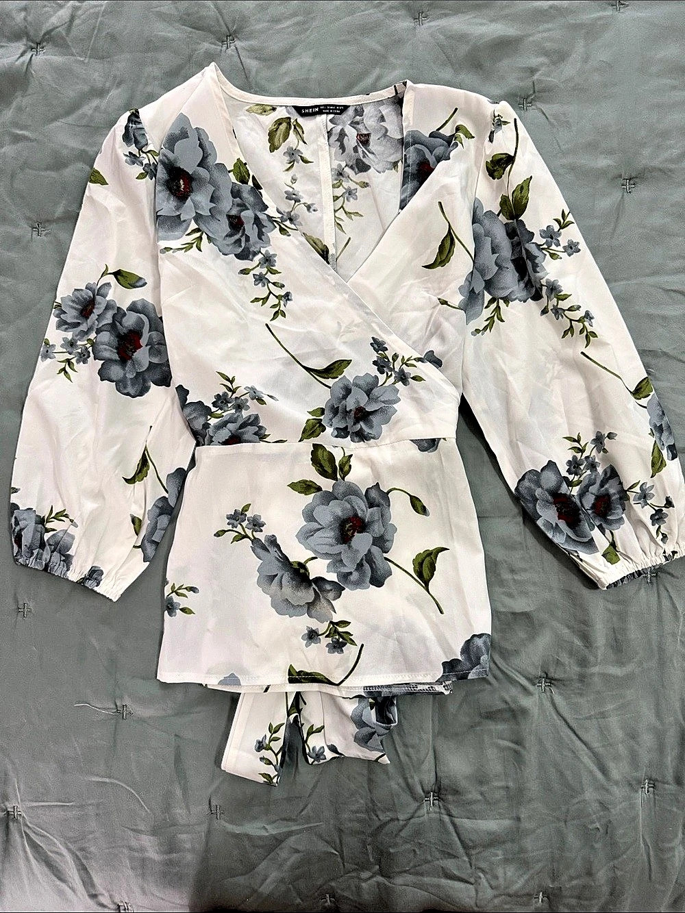 SHEIN Floral Wrap Blouse in White and Floral Print Size Large